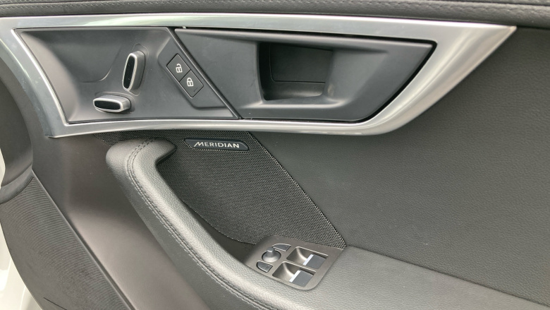 Jaguar F-Type 2.0 P300 R-Dynamic 2dr Auto Petrol Coupe